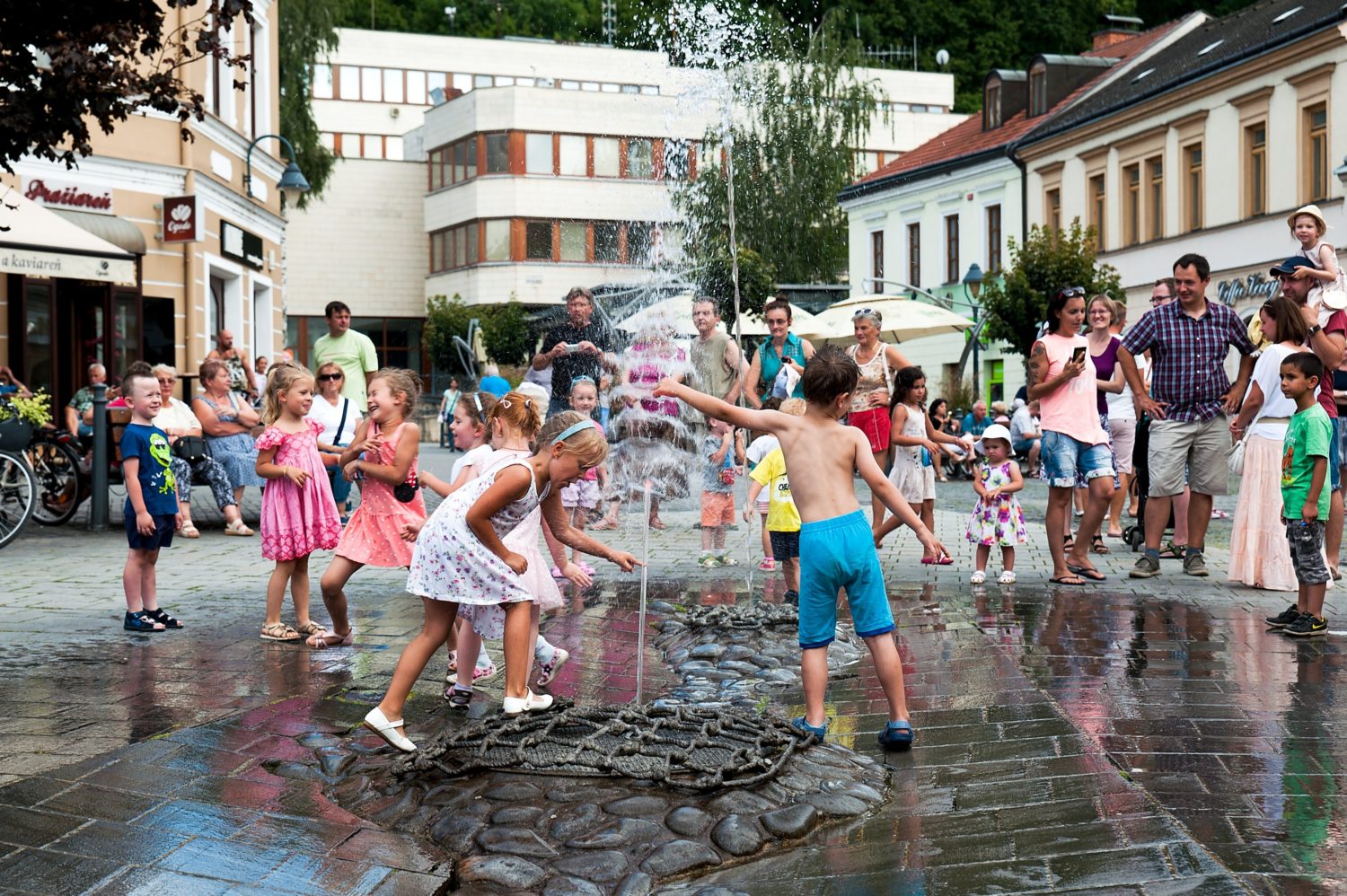 Fontána s vodníkom Valentínom na Štúrovom námestí. Foto: Juraj Majerský