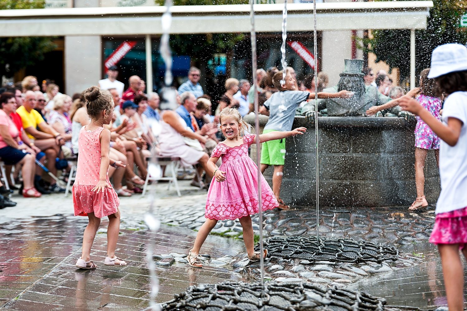 Obľúbená fontána s vodníkom Valentínom na Štúrovom námestí. Foto: Juraj Majerský