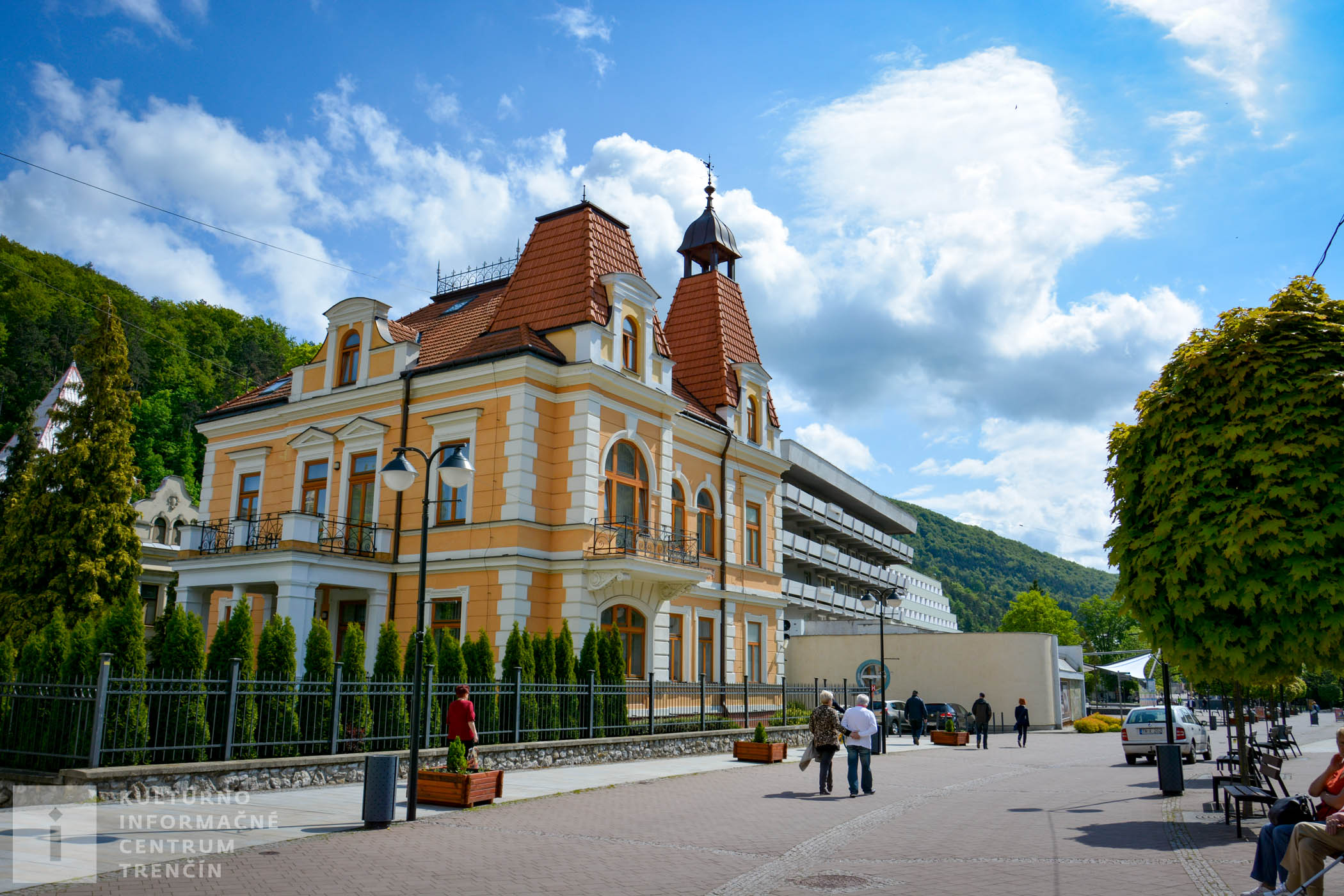 Kúpeľné mesto Trenčianske Teplice sa nachádza v nadmorskej výške 272 m n.m.