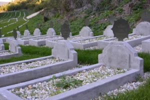 30 hrobov zachovaných v pôvodnom stave.