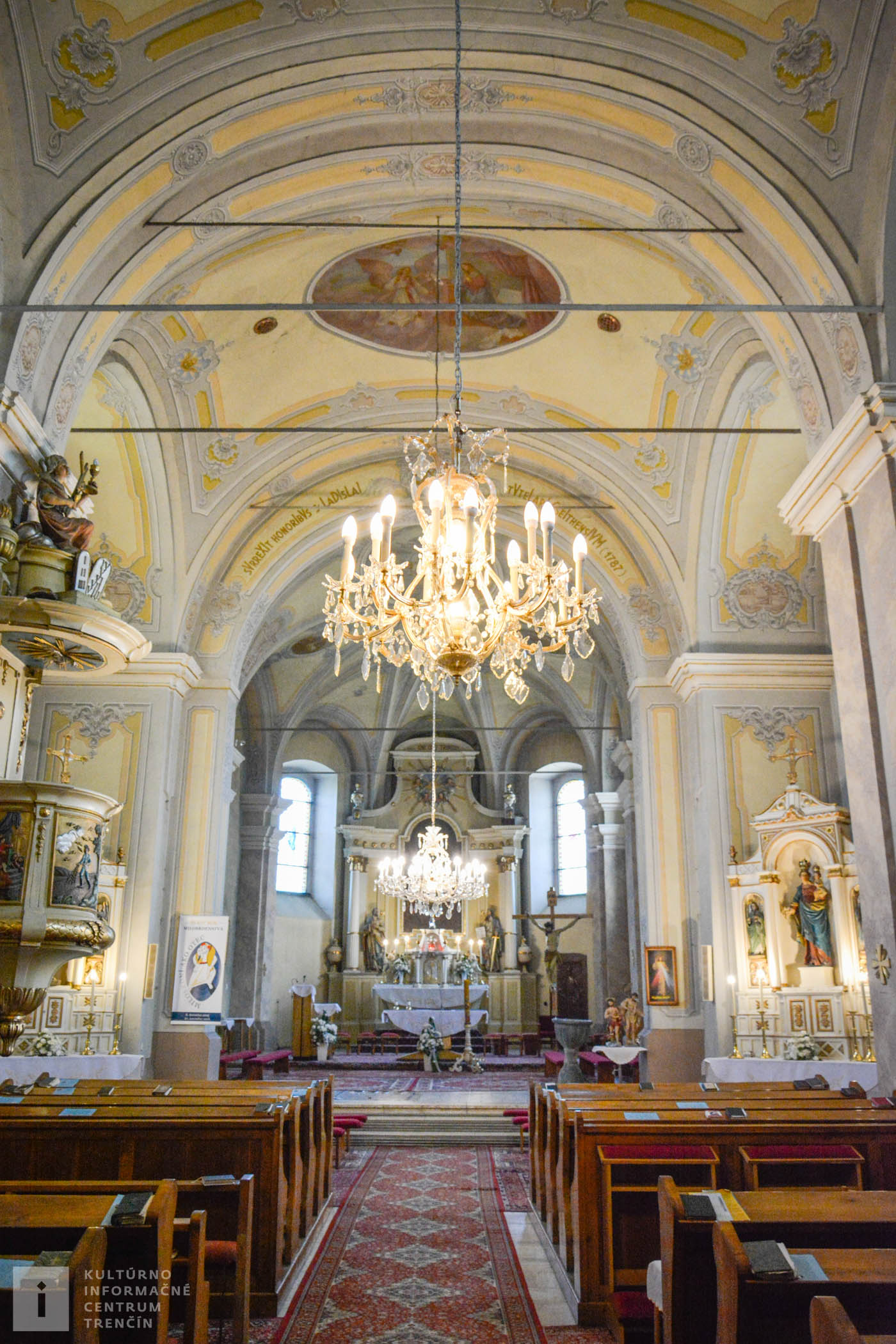 Farský kostol sv. Ladislava v Čachticiach