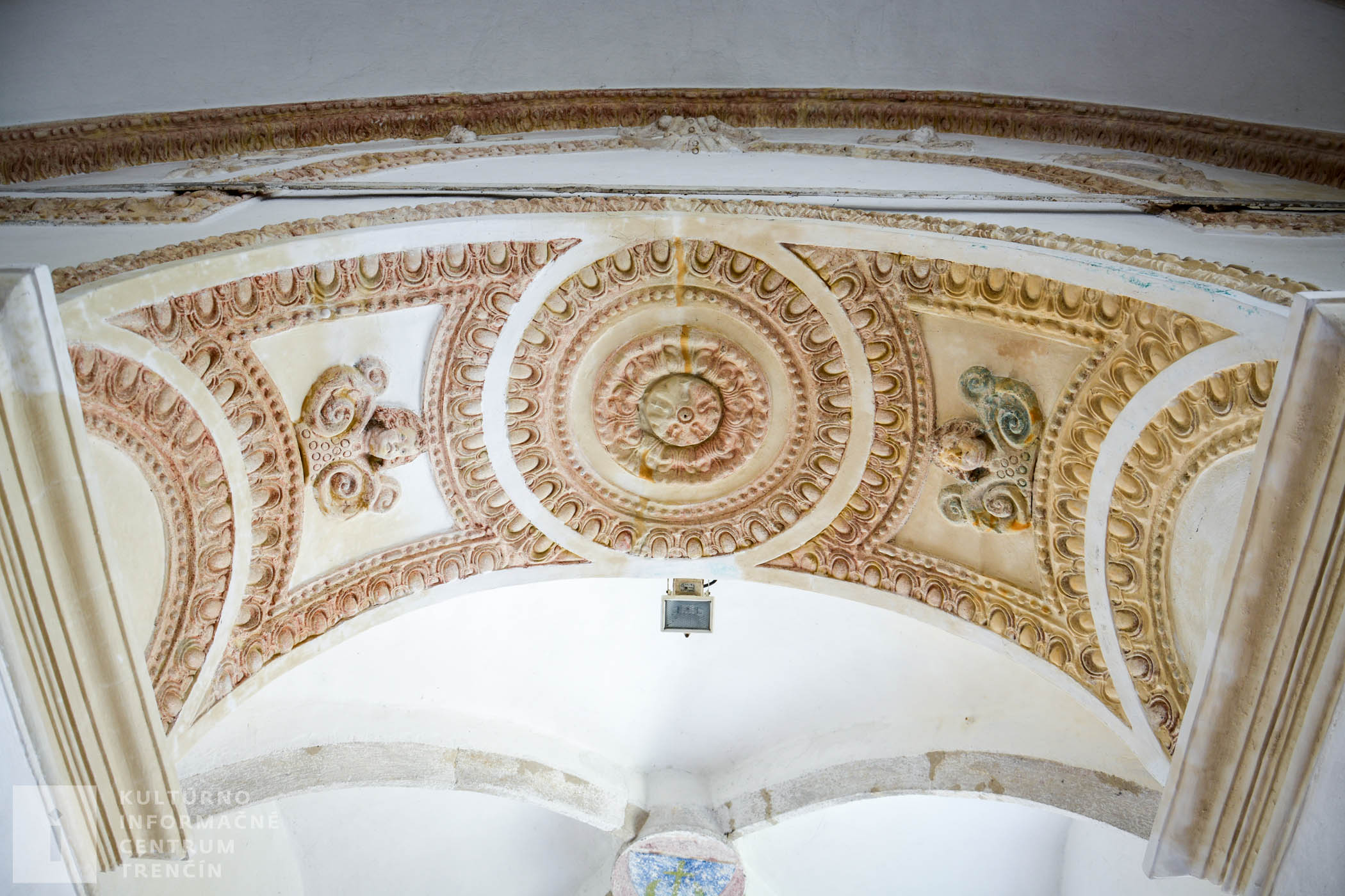 Výzdoba stropu gotickej kaplnky sv. Antona v Čachticiach