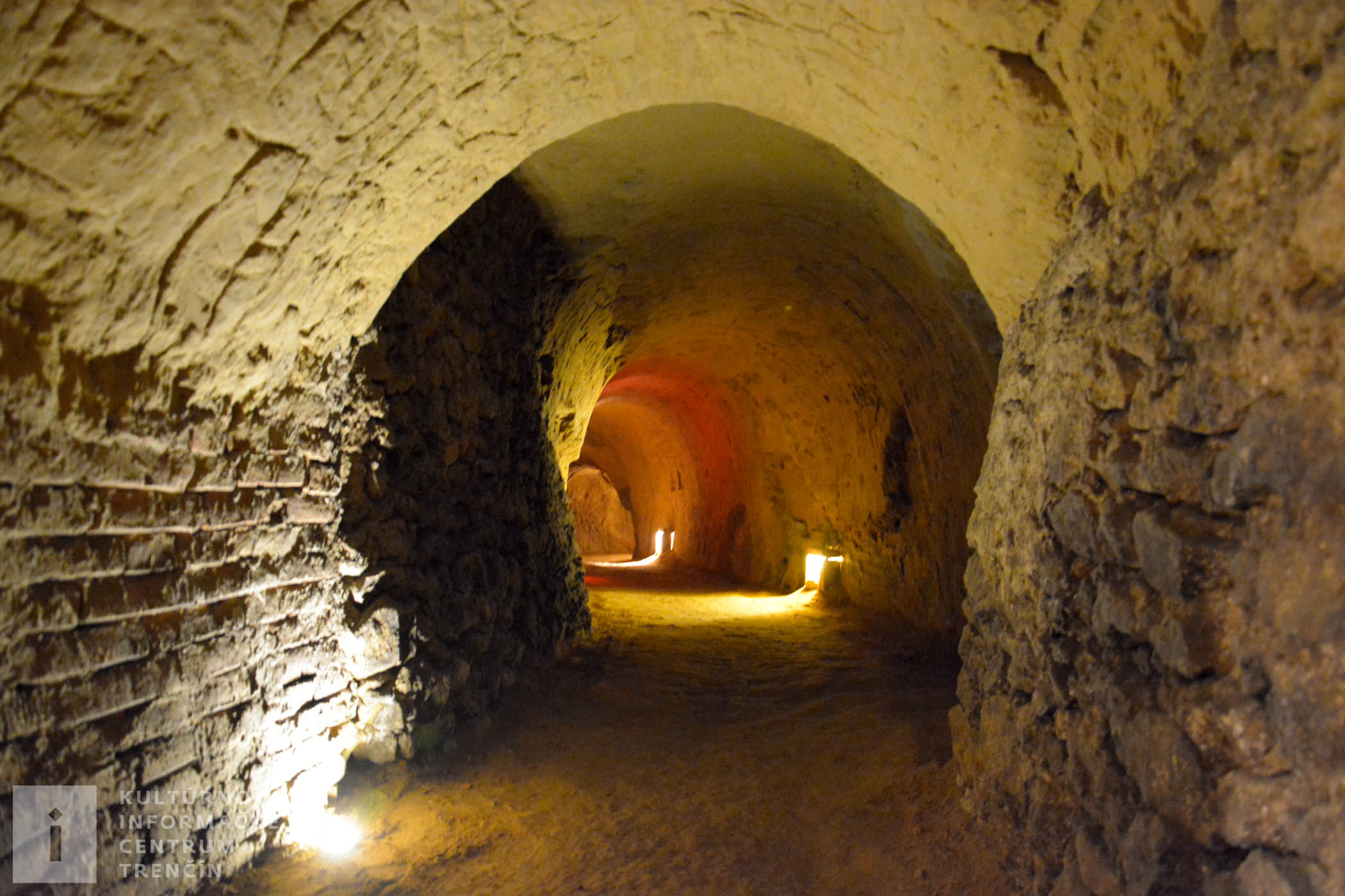 Chodby v čachtickom podzemí začali vznikať na začiatku 16. storočia, počas éry Orságovcov