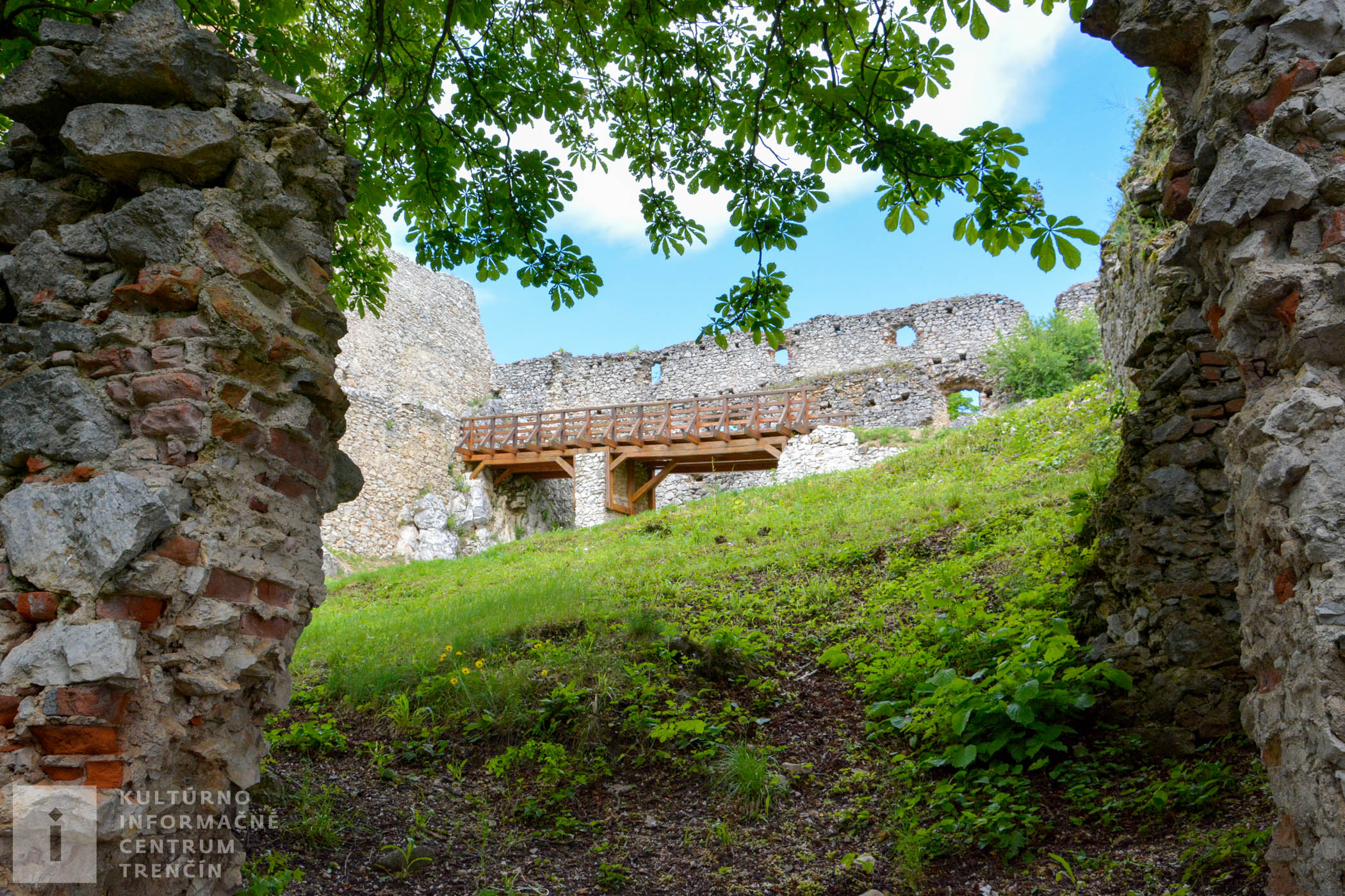Poslednými majiteľmi Topoľčianskeho hradu bol rod Stummerovcov, ktorý patril k najbohatším rodinám v Hornom Uhorsku.