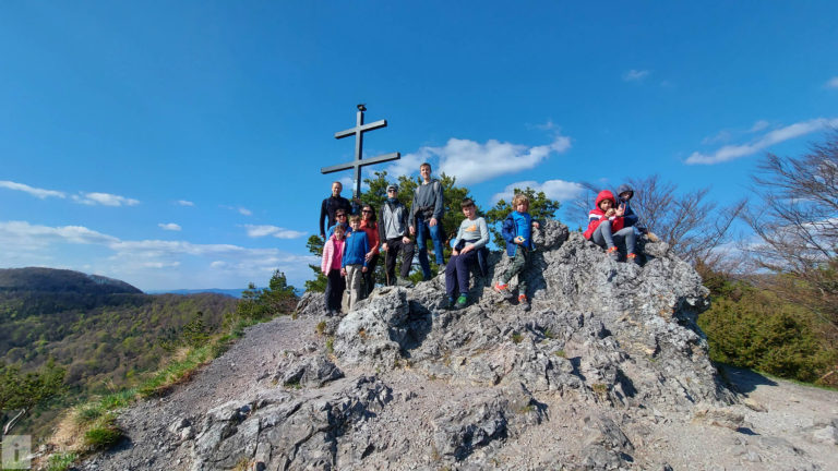 Vrcholové pózovanie pri kríži vždy musí byť